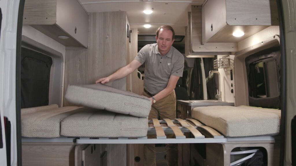 Winnebago   How To Solis   Murphy Bed